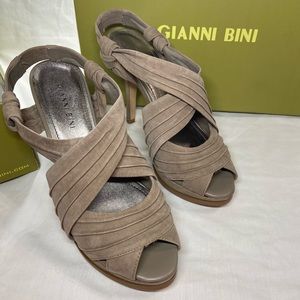Gianni Bini platform sandals Dahl204 beige size 8